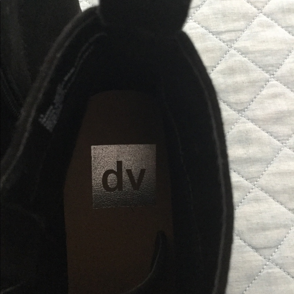 Black suede DV booties